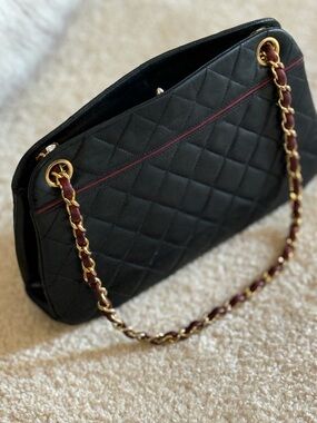 Chanel Matelasse Dark Navy VINTAGE AUTHENTIC Quilted Chain Shoulder Bag